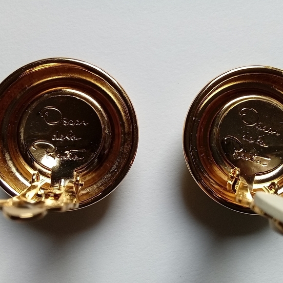 Oscar de la Renta Vintage  Emerad Green Gripoix Glass Cabochon Gold  Earrings - Picture 3 of 5